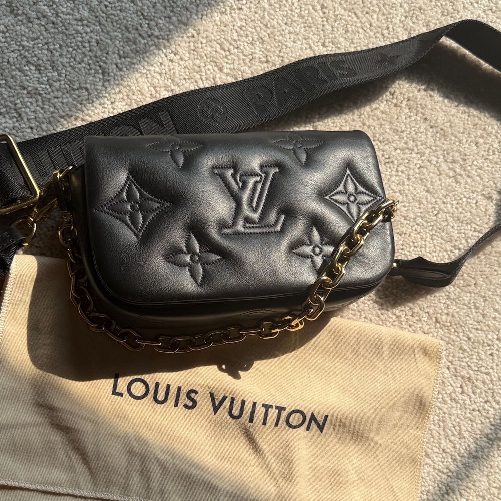 Louis Vuitton ‘Bubblegram’ Black Crossbody coussin padded lambskin Bag